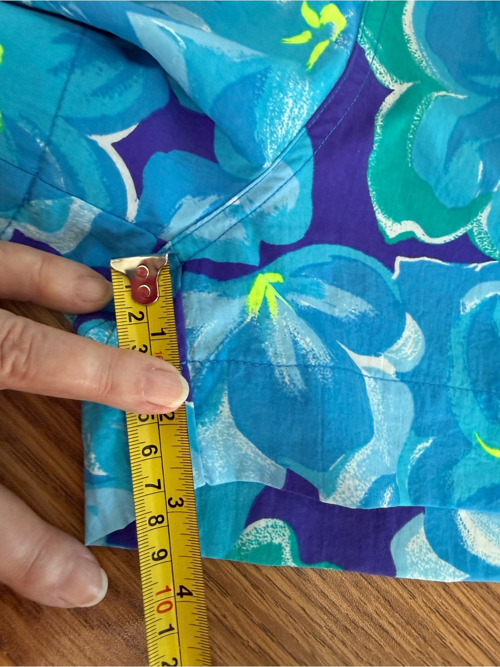 Liz Sport Petite 2 pc Short Set w Matching Top. Like New, Vibrant Blue Colors - Picture 8 of 13